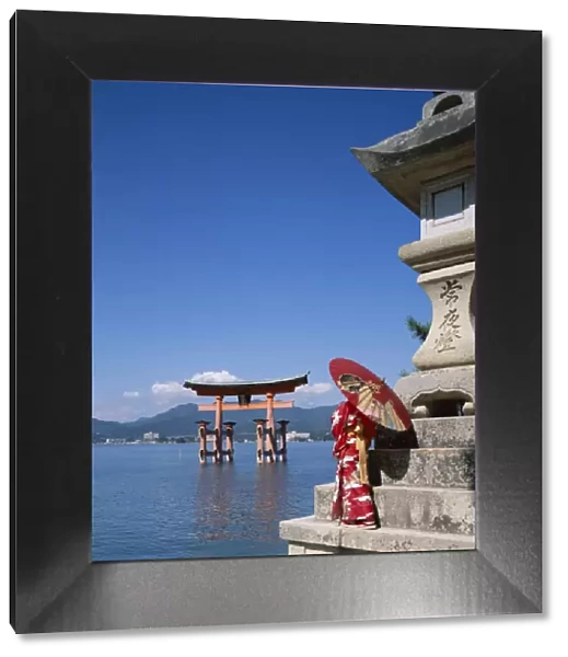 Miyajima Island  /  Itsukushima Shrine  /  Torii Gate