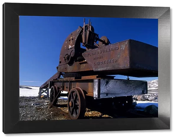 Blomstrandhalvoya - Abandoned mining machinery