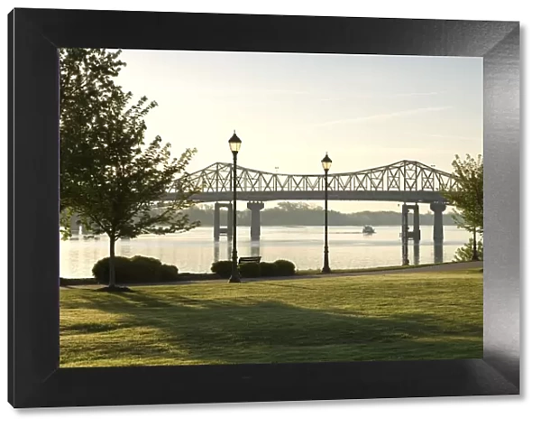 USA, Alabama, Decatur, Rhodes Ferry Park, Steamboat Bill Memorial Bridge