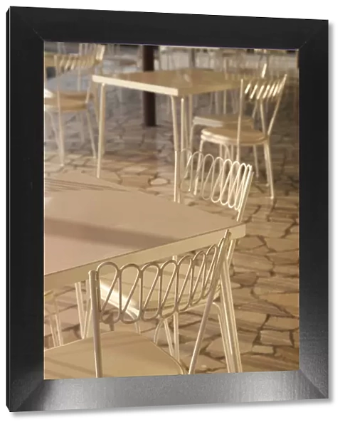 Italy, Lombardy, Lake District, Lake Garda, Sirmione, cafe tables at lakeside