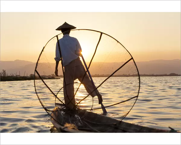 Intha Fisherman, Shan state - Inle Lake, Myanmar (Burma)