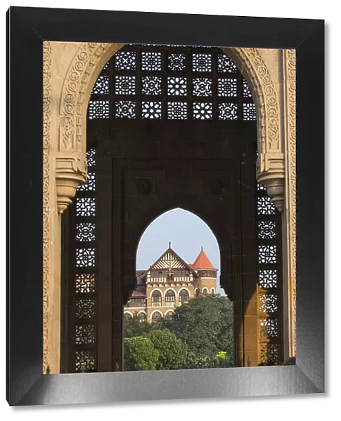 India, Maharashtra, Mumbai, Building viewed through India Gateway