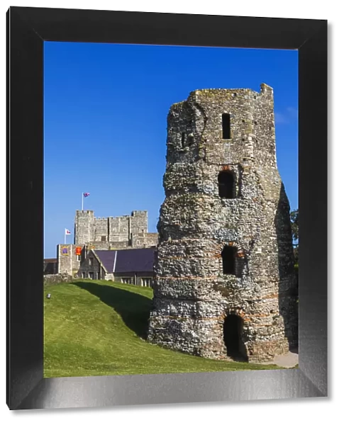 England, Kent, Dover, The Roman Lighthouse and Dover Castle