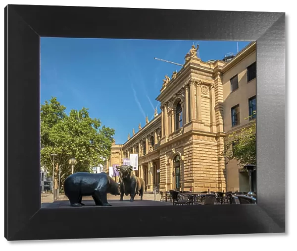 Bull and Bear in front of the Frankfurt Stock Exchange, Frankfurt, Hesse, Germany