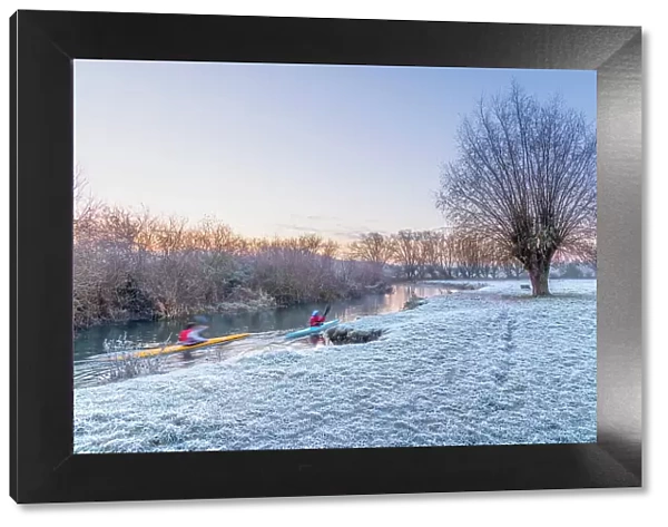 UK, England, Cambridgeshire, Grantchester, Grantchester Meadows and River Cam, frosty morning
