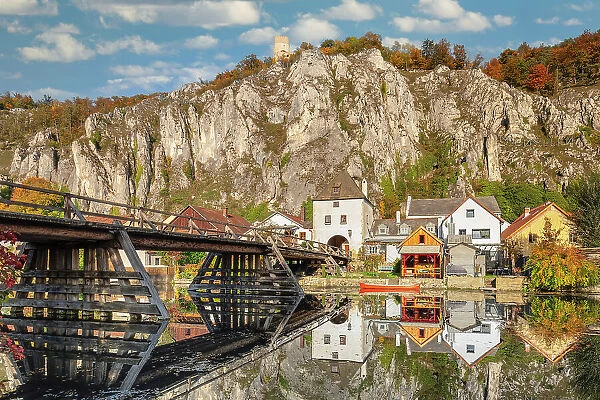 Bridge with bridge tower overlooking Randeck castle, Essing, Altmuhltal Nature Park, Lower Bavaria, Germany