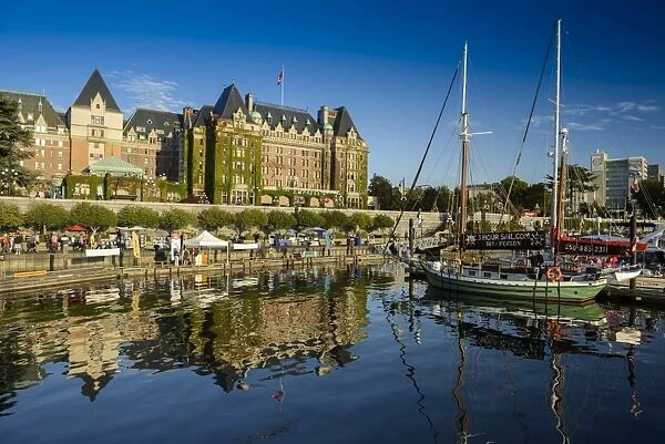 Canada, British Columbia, Vancouver Island, Victoria, harbor and Empress hotel