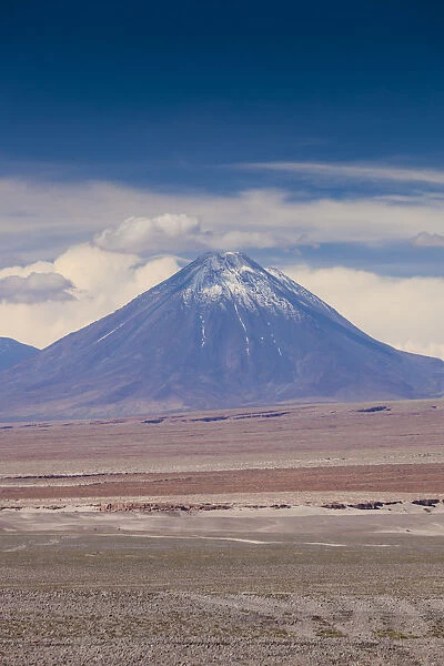 Chile, Atacama Desert, Socaire, view towards Vlocan Chacabuco volcano