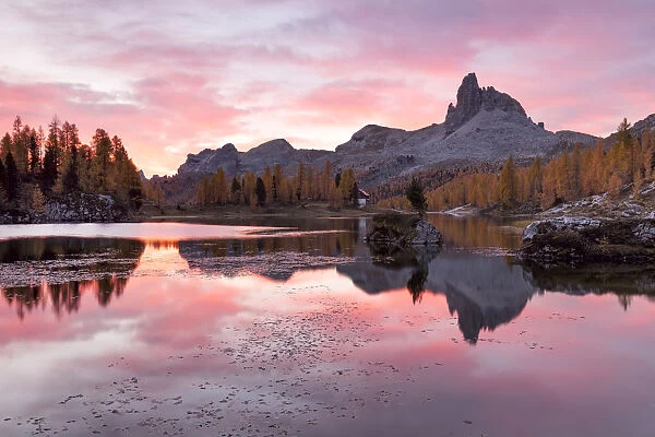 Colorful sunrise at Federa lake in autumn, Cortina d Ampezzo, Belluno, Dolomites