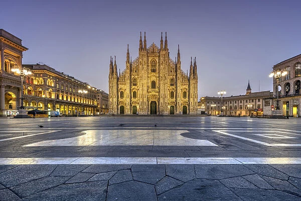 Duomo cathedral, Piazza del Duomo, Milan, Lombardy, Italy