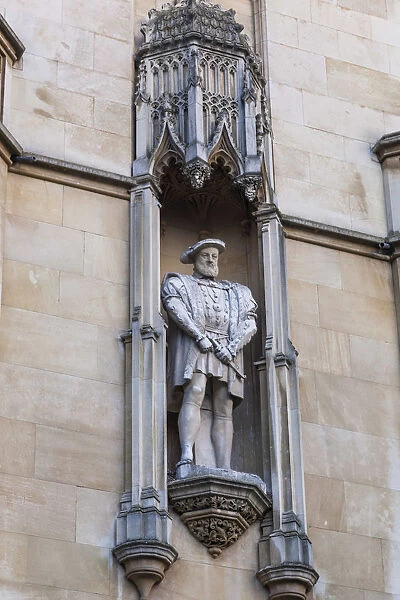 England, Cambridgeshire, Cambridge, Kings College, Statue of Henry VIII