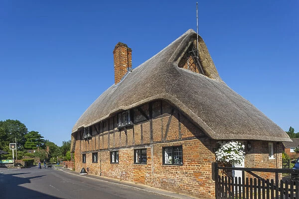 England, Hampshire, Basingstoke, Old Basing Village, Traditional Thatched House