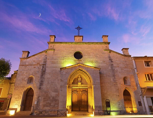 France, Provence, Orange, Eglise Saint Florent at dusk