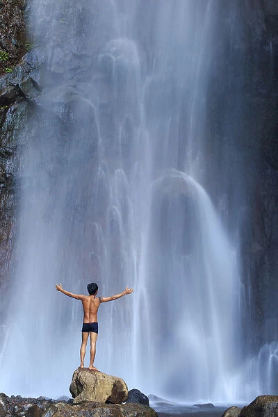 Indonesia, Bali, North Coast, Les, Air Terjun Yeh Mampeh Waterfall (MR)