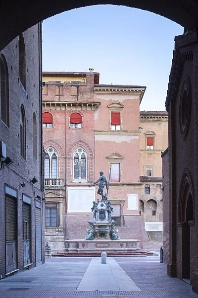 Italy, Italia. Emilia-Romagna, Bologna district, Bologna. Piazza del Nettuno, Fontana del Nettuno