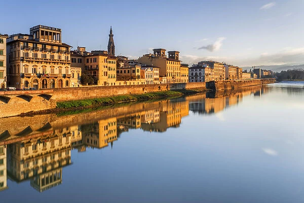 Italy, Italia. Tuscany, Toscana. Firenze district. Florence, Firenze. The river Arno