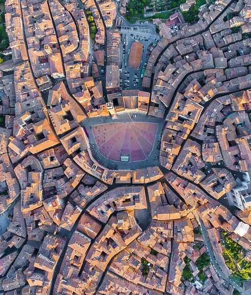 Italy, Tuscany, Siena, Piazza del Campo and City Centre
