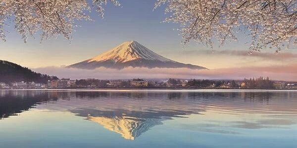 Japan, Yamanashi Prefecture, Kawaguchi Ko Lake and Mt Fuji