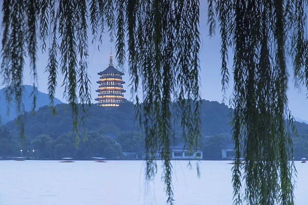 Leifeng Pagoda at dusk, West Lake (UNESCO World Heritage Site), Hangzhou, Zhejiang, China