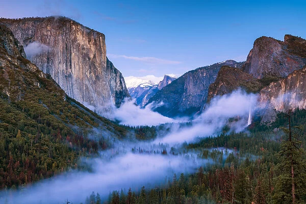 Mist in Yosemite Valley from Tunnel View, Yosemite National Park, California, USA