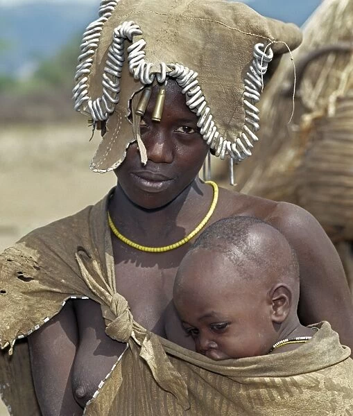 A Mursi mother and child