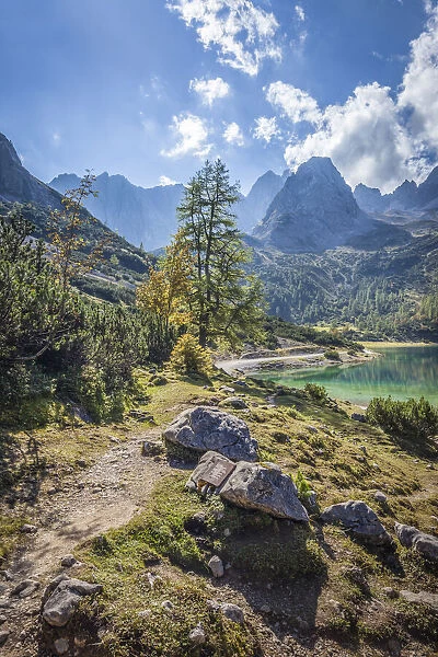 Path to Seebensee in the Gaistal with a view of the Rauher Kopf, Ehrwald in Tirol, Tyrol