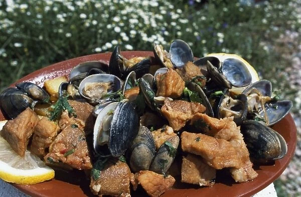 Pork and clams is a typical dish of the Alentejo