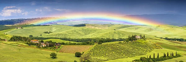 Rainbow over Belvedere, Val d Orcia, Tuscany, Italy