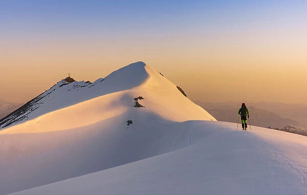 The snow capped ridge and summit of Punta degli Spiriti, Geister spitze, Stelvio pass