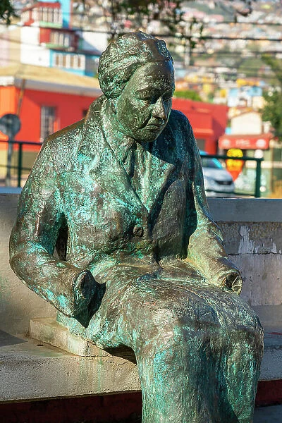 Statue of Chilean poet Gabriela Mistral, Plaza De Los Poetas, Cerro La Florida, Valparaiso, Valparaiso Province, Valparaiso Region, Chile