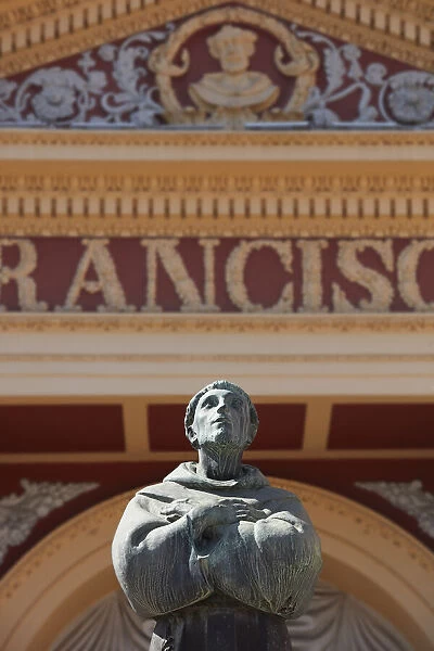 The statue of San Francisco in front of the Basilica Menor y Convento de San Francisco