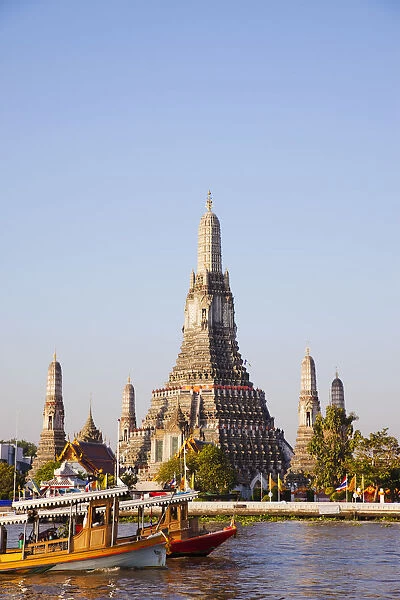 Thailand, Bangkok, Wat Arun aka Temple of Dawn and Chao Phraya River