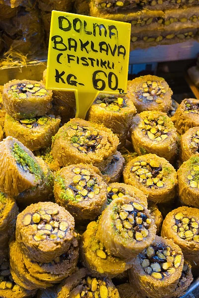 Turkey, Istanbul, Sultanahmet, Spice Bazaar (Misir Carsisi)
