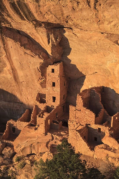 USA, Colorado, Mesa Verde National Park (UNESCO Heritage), Square Tower House dwellings