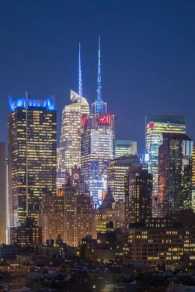 USA, New York, New York City, Mid-Town Manhattan, elevated city skyline from the west