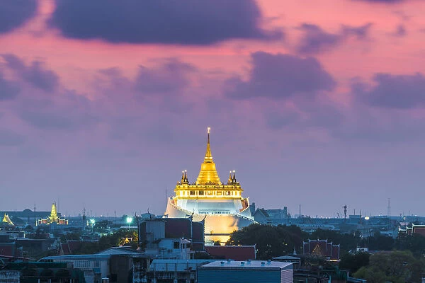 Wat Saket (mountain temple) at sunset, Bangkok, Thailand