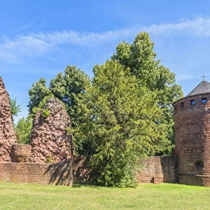 Burg Kerpen castle ruin, Illingen, Saarland, Germany