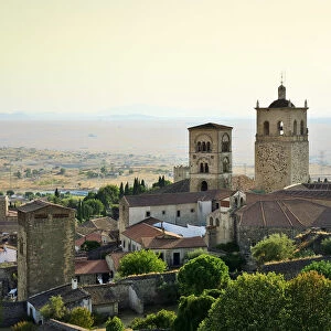 The Church of Santa Maria la Mayor with its two towers, dating back to the 15th century