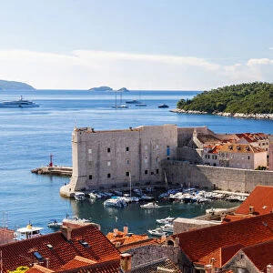 Croatia, Dubrovnik, view of the old town rooftops