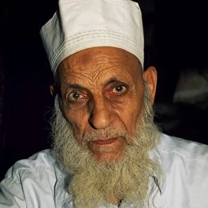 An elderly resident of Lahore