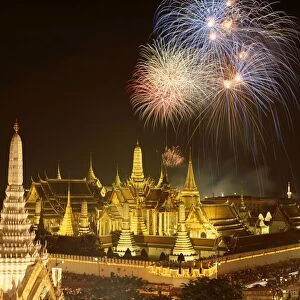 Grand Palace (Wat Phra Kaeo) / Fireworks / Night View