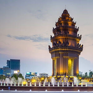 Independence Monument at dusk, Phnom Penh, Cambodia
