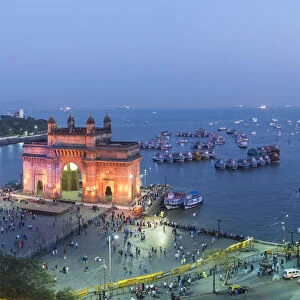 India, Mumbai, Maharashtra, The Gateway of India, monument commemorating the landing