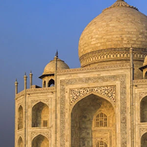 India, Taj Mahal at sunrise