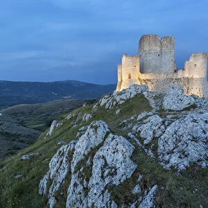 Italy, Abruzzo, Rocca Calascio a medieval castle in the summer night