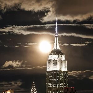 Manhattan, Moonrise over the Empire State Building and Midtown Manhattan looking