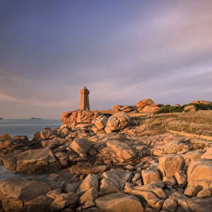 Mean Ruz lighthouse, Ploumanac h, Perro-Guirec, Lannion district, Cote d Amor, Brittany