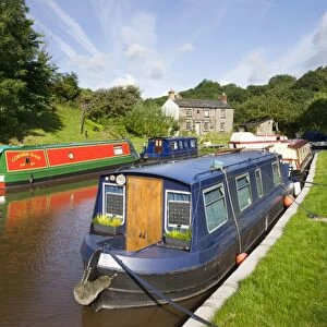 Narrowboats on the Monmouthshire and Brecon Canal at Llangattock, Brecon Beacons National Park