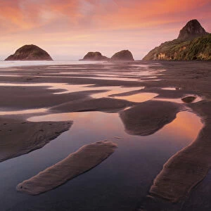 Sunset at Back Beach, New Plymouth, New Zealand