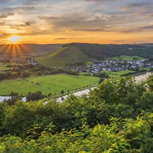 Sunset above the vineyard Ayler Kupp, Ayl, Bibelshausen, Saar valley, Hunsruck, Rhineland-Palatinate, Germany